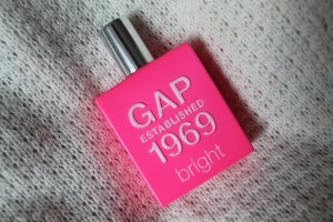 GAP Established 1969 Bright for Women - Chiếc bánh trái cây ngọt ngào