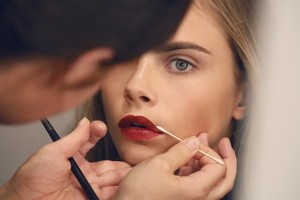 10 cách sử dụng hiệu quả một thỏi son môi