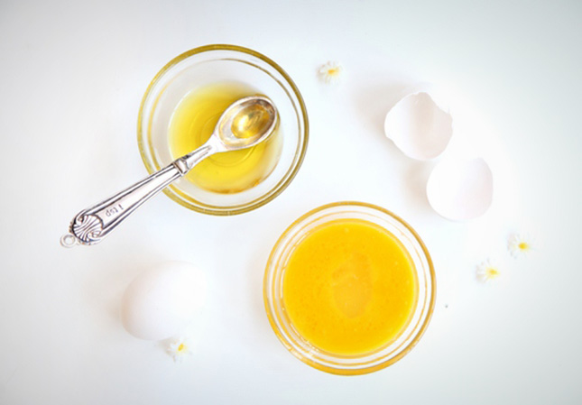 trứng và dầu oliu