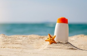 Gợi ý 3 loại kem chống nắng dành cho da mụn nhạy cảm