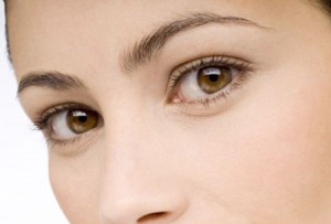11 loại serum vượt mặt kem dưỡng mắt về công dụng